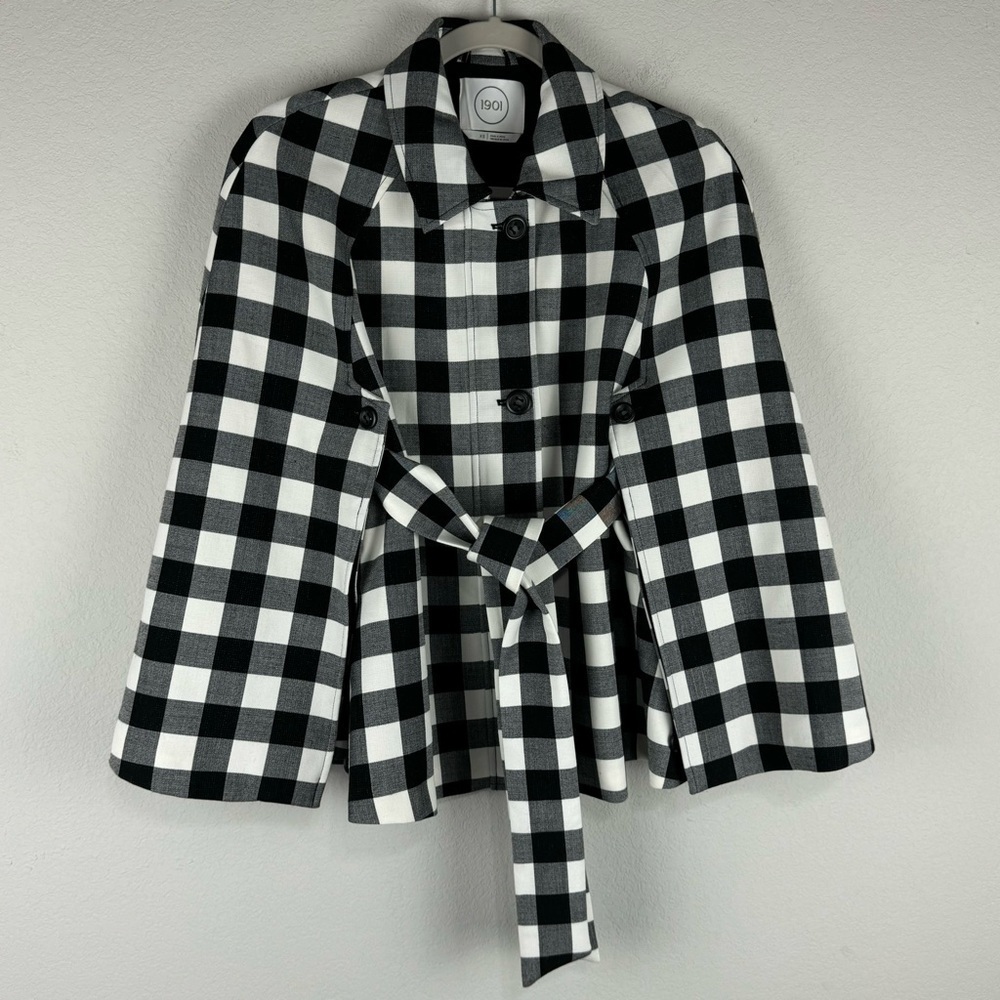 1901 Women’s Buffalo Check Black White Zipper Closure Bell Sleeve Belt Cape